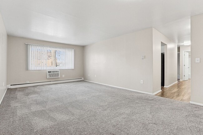 Building Photo - Country Chalet