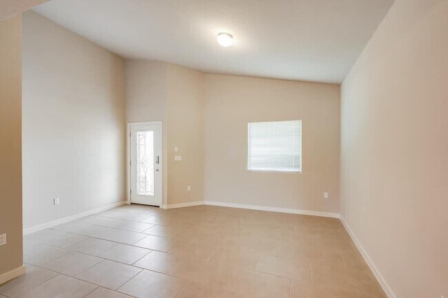 Foto del edificio - 7747 Enchanted Path Dr