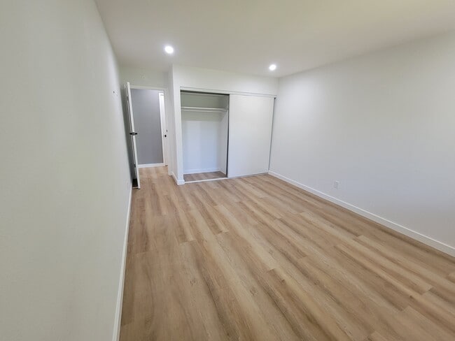 Interior Photo - 2011 Market Ave