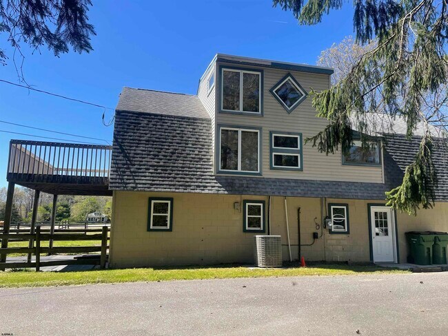 Building Photo - 202 Jefferson Ave