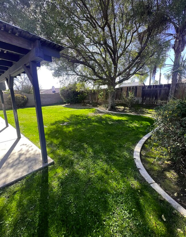 Foto del edificio - 3205 Kennewick Ln