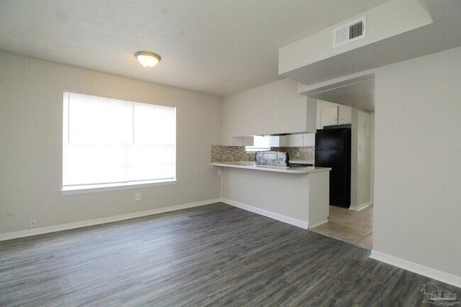 Foto del edificio - 10151 Guidy Ln