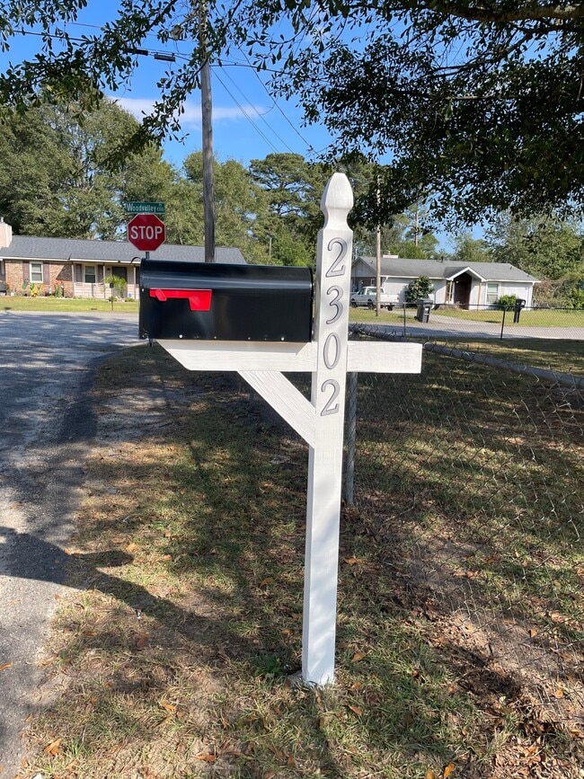 Building Photo - 2302 Woodsman Dr