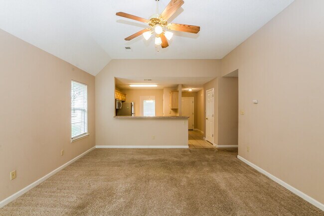 Foto del edificio - 8408 Cross Point Dr