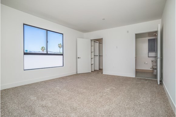 Building Photo - 6217 waring Ave