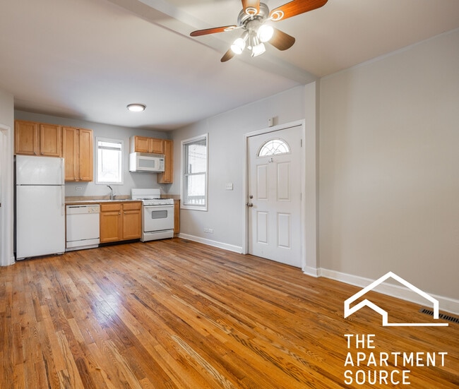 Building Photo - 1513 W Erie St