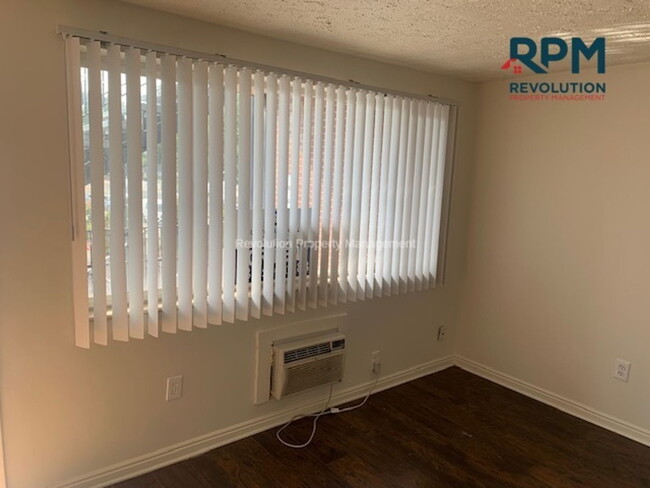 Building Photo - 2 BEDROOM CONDO IN THE HEART OF SALT LAKE
