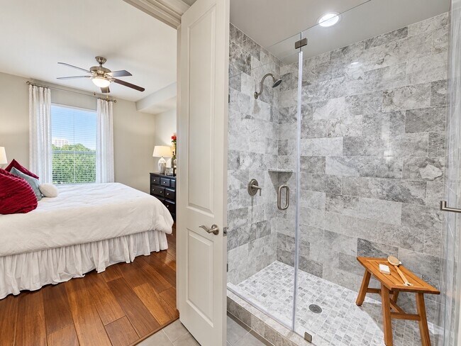 Foto del edificio - 10401 Town & Country Way