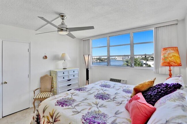 Foto del edificio - 101 N Birch Rd