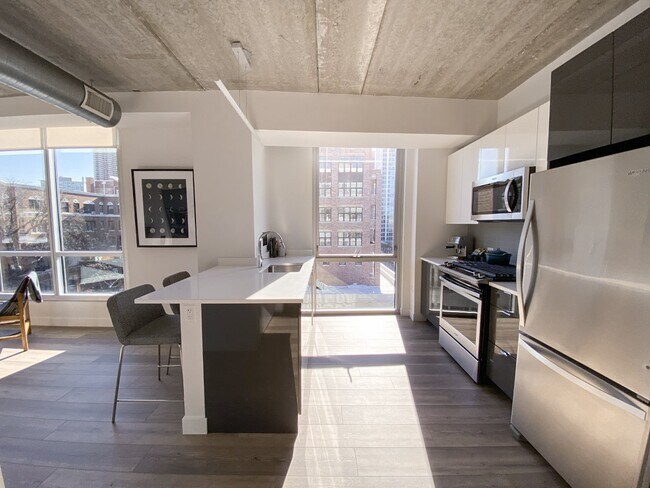 Foto del edificio - 736 W Sheridan Rd