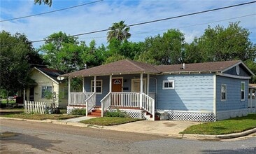 Building Photo - 1000 Zaragosa St