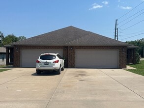 Building Photo - 137 Bailey Cir