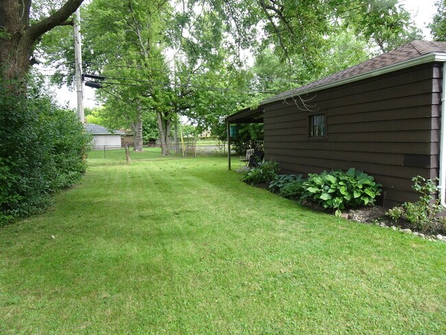 Building Photo - 615 Starin Ave