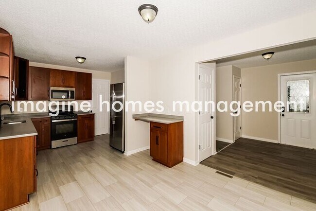 Foto del edificio - Lovely 4 Bedroom Home in Minneapolis