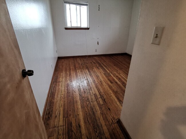 Foto del edificio - 7919 W Bender Ave