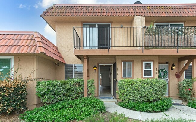 Foto del edificio - Great 2 BD Home in the Lake Park Terrace C...