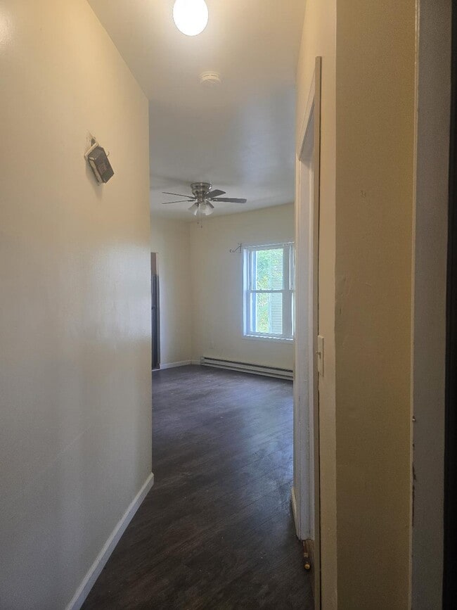 Building Photo - 14 Wood St