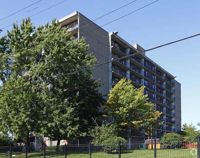 Building Photo - Kingsbury Towers