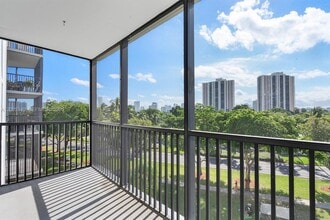 Building Photo - 3101 N Country Club Dr