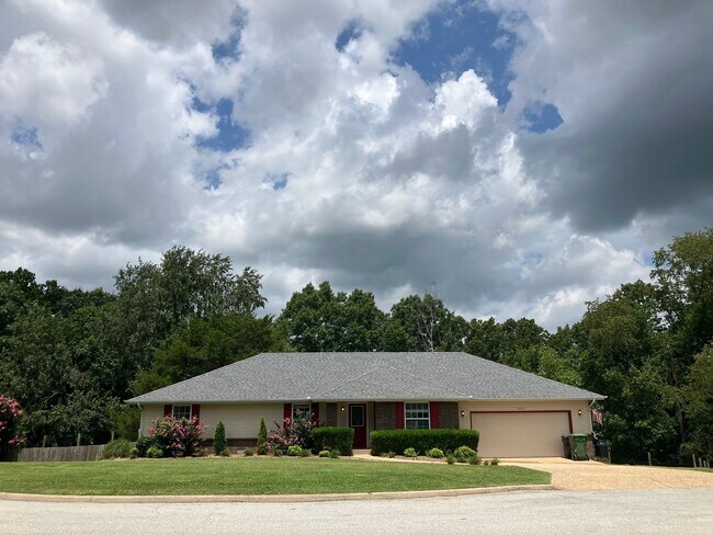 Foto del edificio - 1503 E Twin Lakes Dr