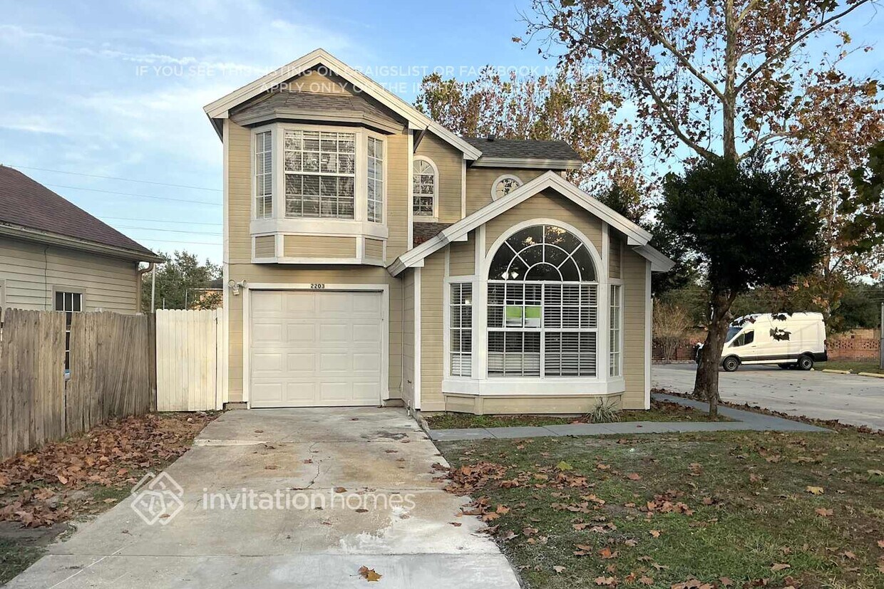 Primary Photo - 2203 Canonero Ct