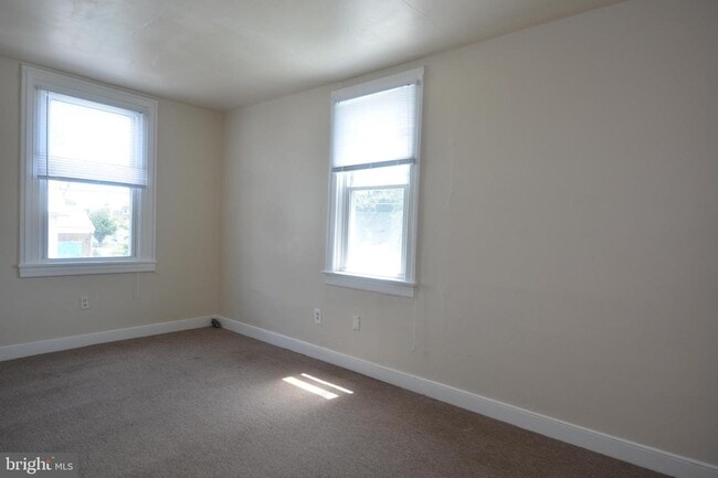 Building Photo - 23 S Delaware St