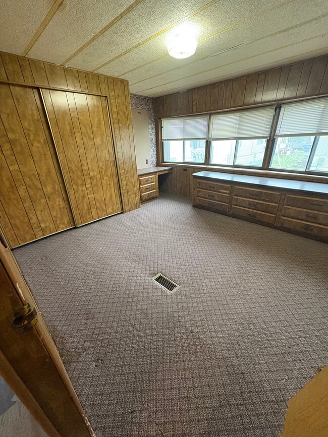 Foto del edificio - 304 S Adams St