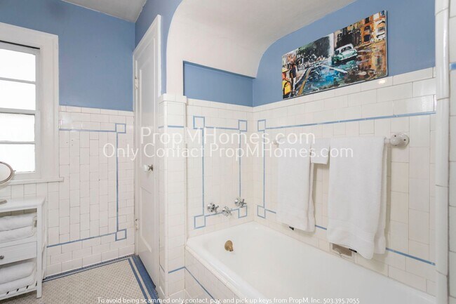 Building Photo - Live Your Best Life! Dream to Live on Davi...