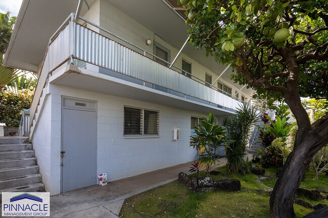 Building Photo - 738 Menehune Ln