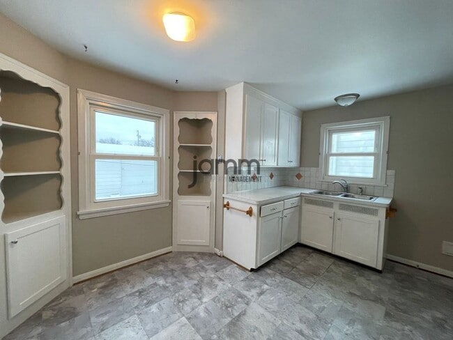 Foto del edificio - 6227 Traymore Ave