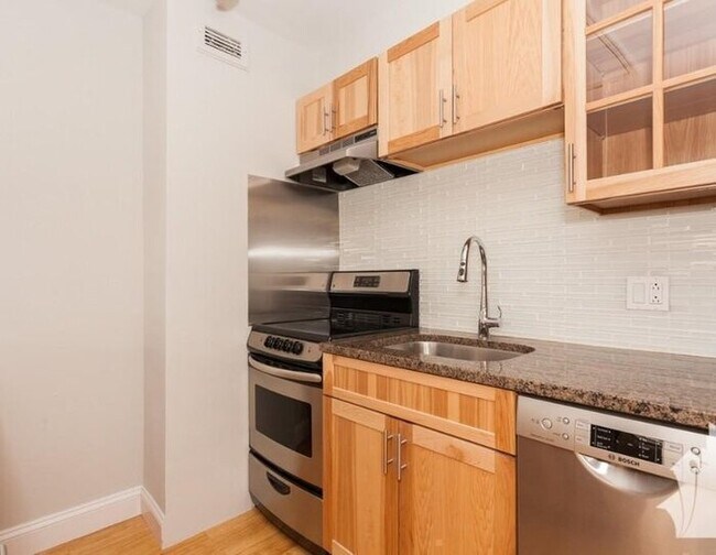 Foto del edificio - Fantastic 1 Bedroom Apartment in Lakeview!
