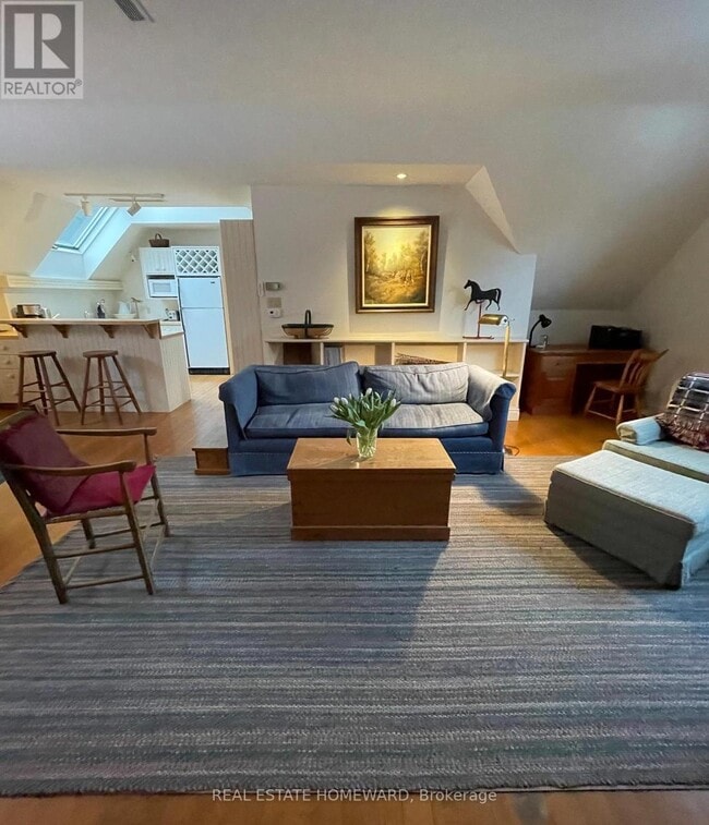 Photo du bâtiment - GUEST HOUSE,TOP FLR UNIT - 869 HWY 15 LANE
