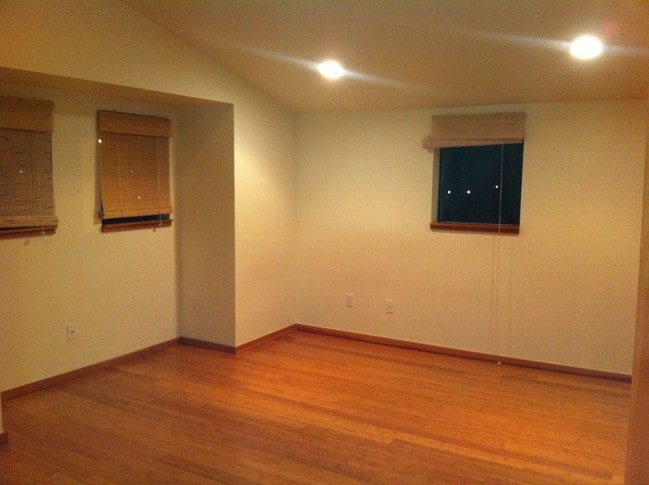 Building Photo - 421 23rd Ave