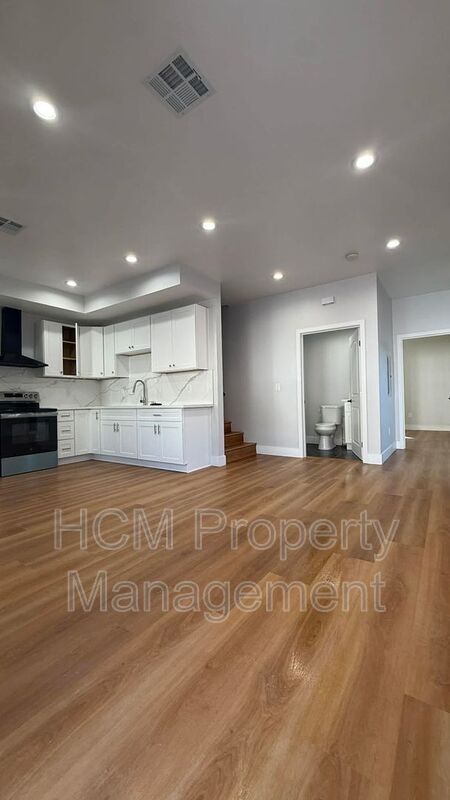 Foto del edificio - 5233 Bellflower Blvd