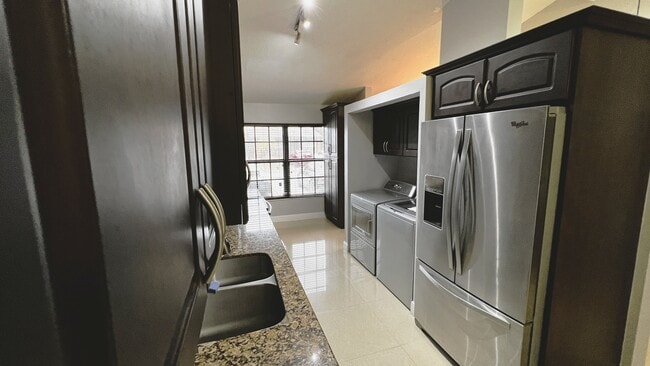 Kitchen - 2310 Elm Ct