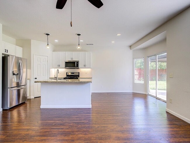 Foto del edificio - 924 Glendora Dr