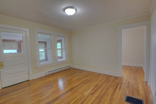 Building Photo - SL AAC1127