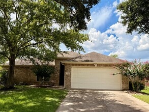 Building Photo - 1702 Fantasy Woods Dr