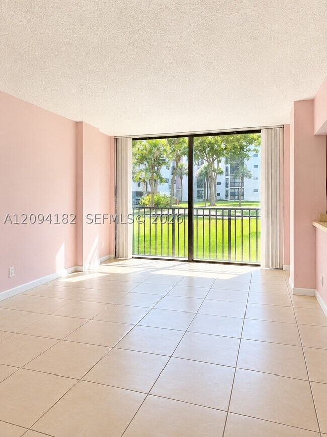 Building Photo - 17011 N Bay Rd
