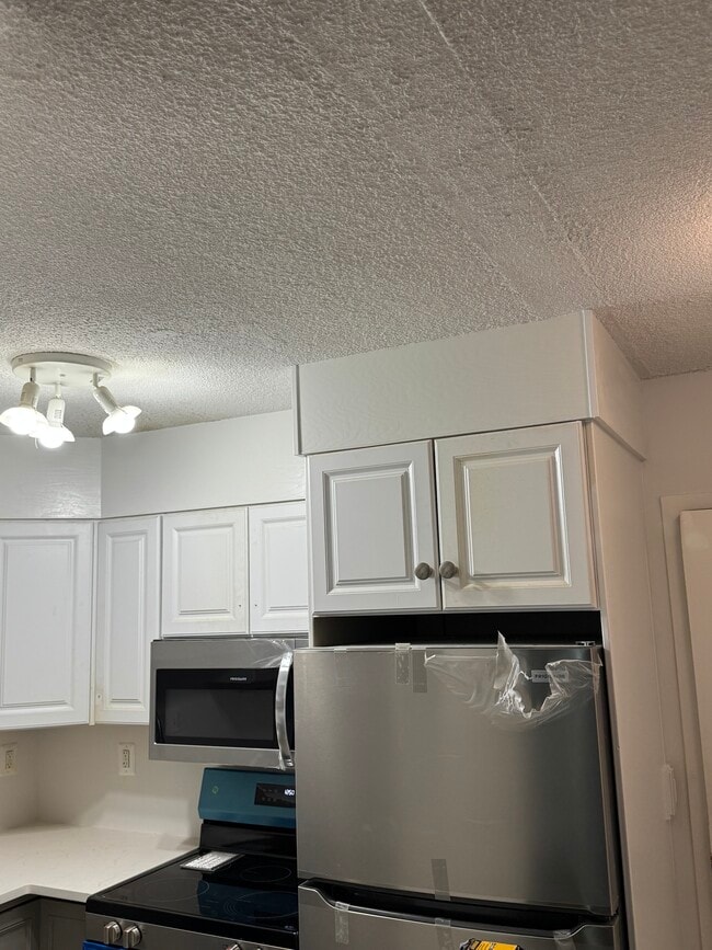 Building Photo - 2059 Huntington Ave