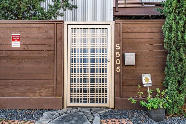 Foto del edificio - 5505 Blossom St