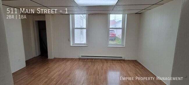 Foto del edificio - 1st Floor: 2 Bedroom / 1 Bathroom Apartmen...