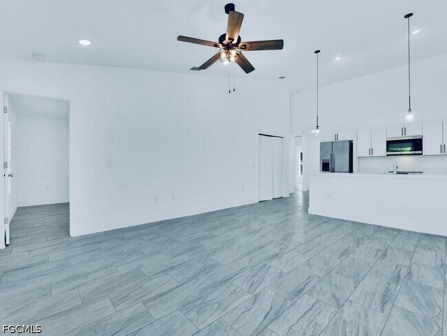 Foto del edificio - 849 Bedford Dr