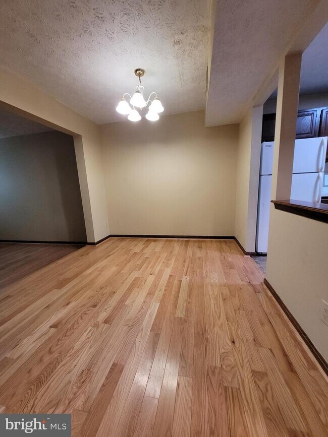 Building Photo - 44681 Willow Oak Ct