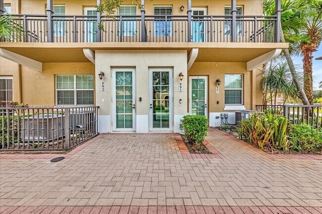 Building Photo - 995 SW 147th Ave