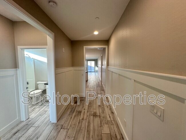 Foto del edificio - 13180 W Cliffrose Rd