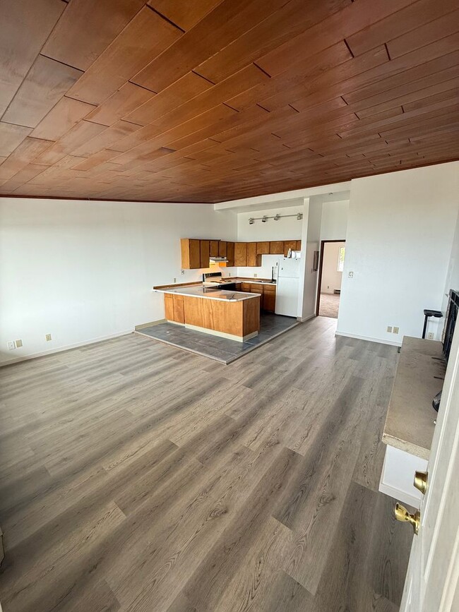 Building Photo - 8124 Birch Bay Dr