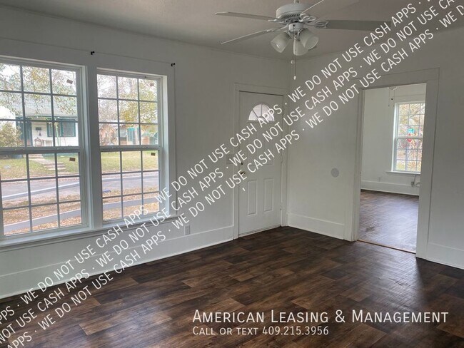 Building Photo - 3 Bedroom in Lufkin Available Now!