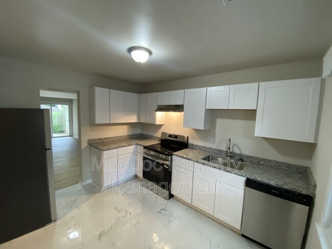 Foto del edificio - 531 Olde Greenwich Cir