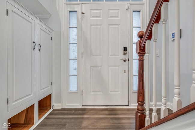 Building Photo - 2068 Broughton St